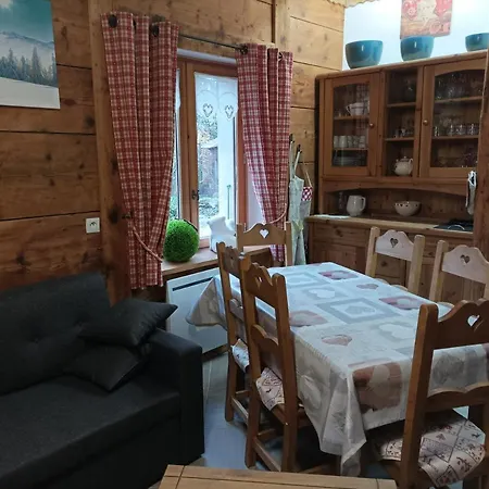 샬레 La Ferme D'henriette, A *