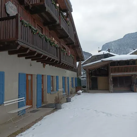 샬레 La Ferme D'henriette, A *